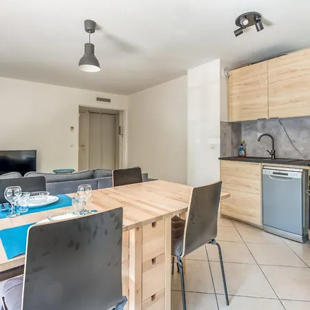 Air Conditioned With A Balcony - - Welkeys Apartamento