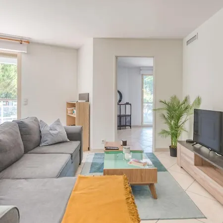 Air Conditioned With A Balcony - - Welkeys Apartamento Antibes